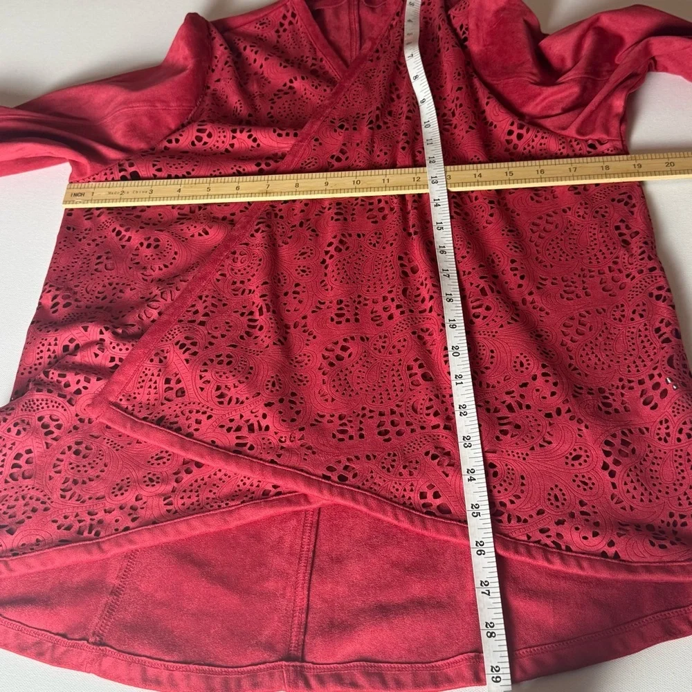 Erin‎ London Laser Cut Faux Suede Open Front Jacket – Red | Size 8, faux suede - Picture 8 of 9